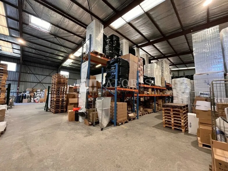 Local d’activités dans Velaux à louer - Photo intérieure – Image 3 sur 12