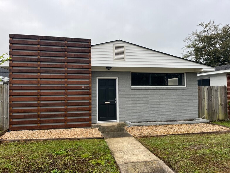 815 E 66th St, Savannah, GA à louer - Photo de l’immeuble – Image 1 sur 9