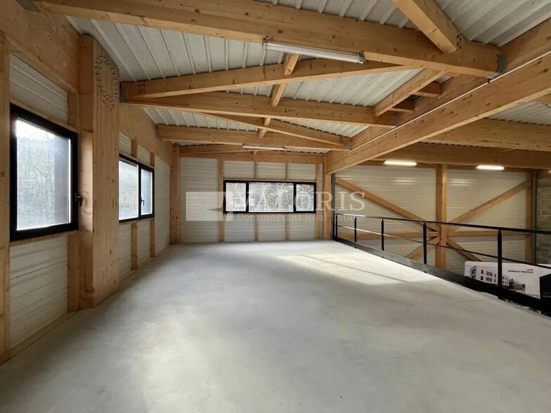 Local d'activités dans Tarare à vendre - Photo intérieure – Image 3 sur 26