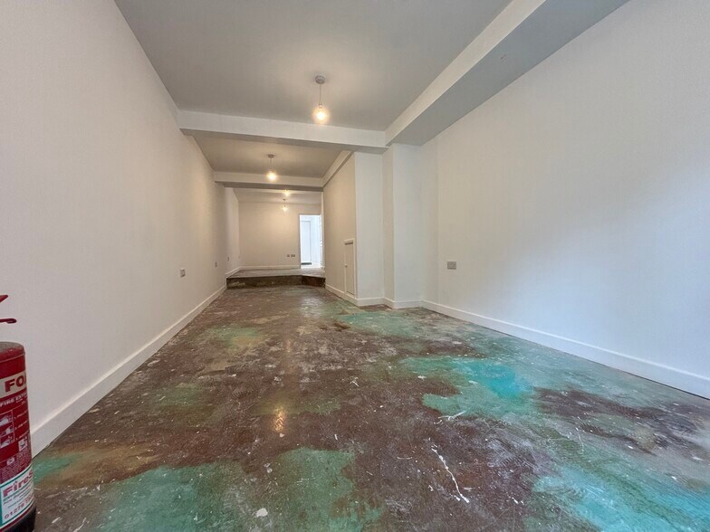 132 High St, Epping à louer - Photo de l’immeuble – Image 2 sur 13