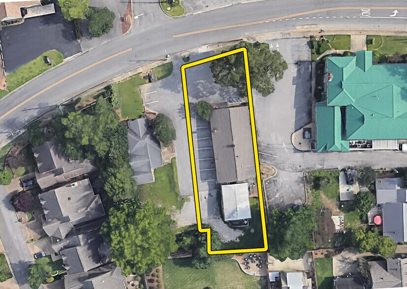 1747 Oxmoor Rd, Birmingham, AL à vendre - Photo de l’immeuble – Image 2 sur 2