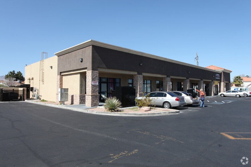 6711-6731 W Alexander Rd, Las Vegas, NV à louer - Photo de l’immeuble – Image 1 sur 9