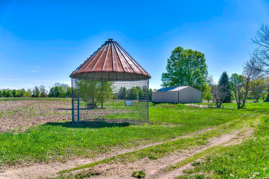 2951 N Meridian Rd, Hudson, MI à vendre - Photo de l’immeuble – Image 2 sur 15