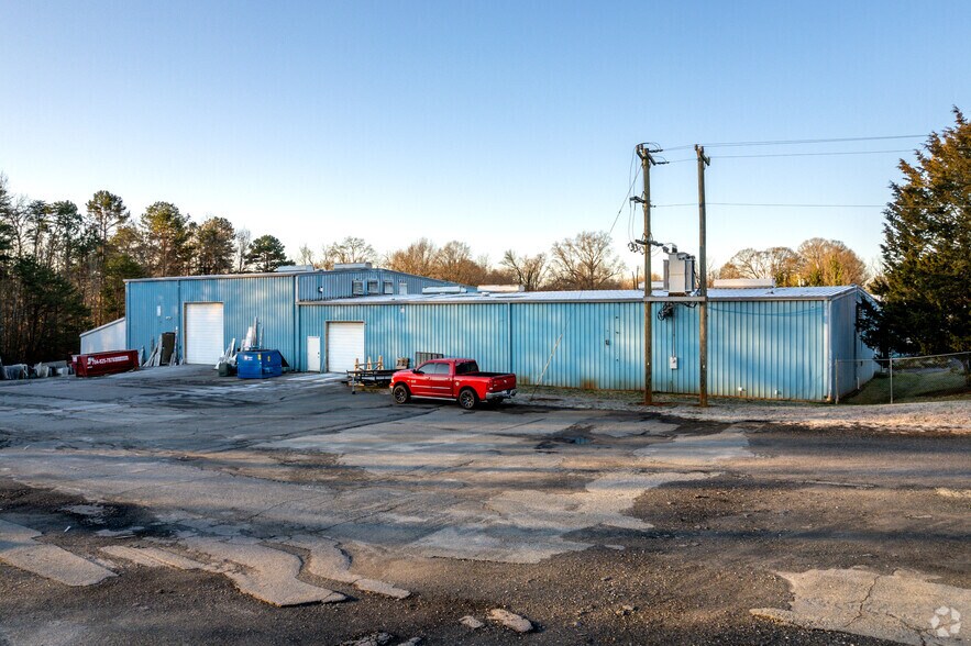 400 Oakland Dr, Lowell, NC à vendre - Photo de l’immeuble – Image 2 sur 74