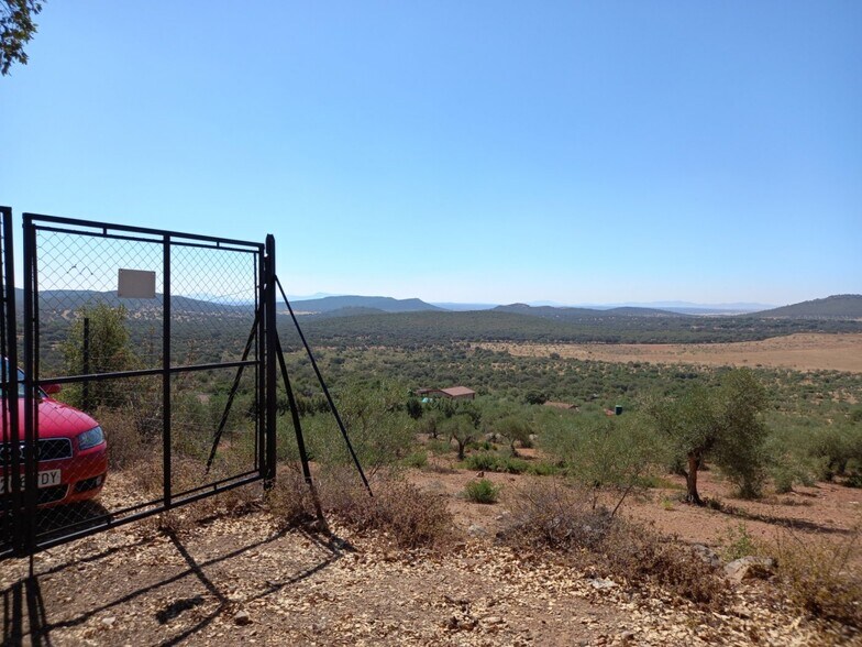 Terrain dans Cáceres, Cáceres à vendre - Photo principale – Image 2 sur 11