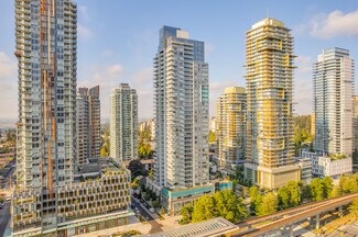 Plus de détails pour 4400 Beresford St, Burnaby, BC - Logement à vendre