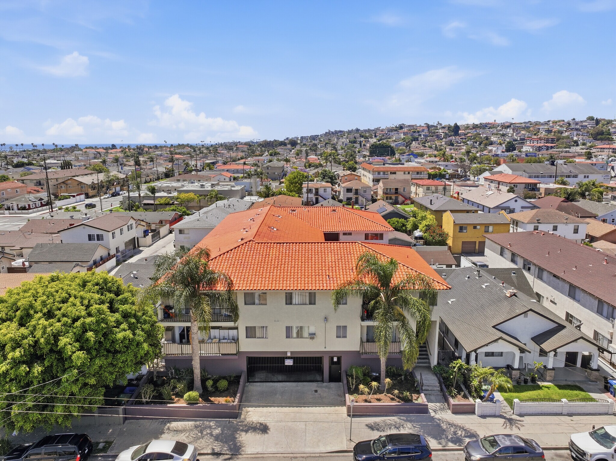 635 W 15th St, San Pedro, CA à vendre Photo de l’immeuble– Image 1 sur 19