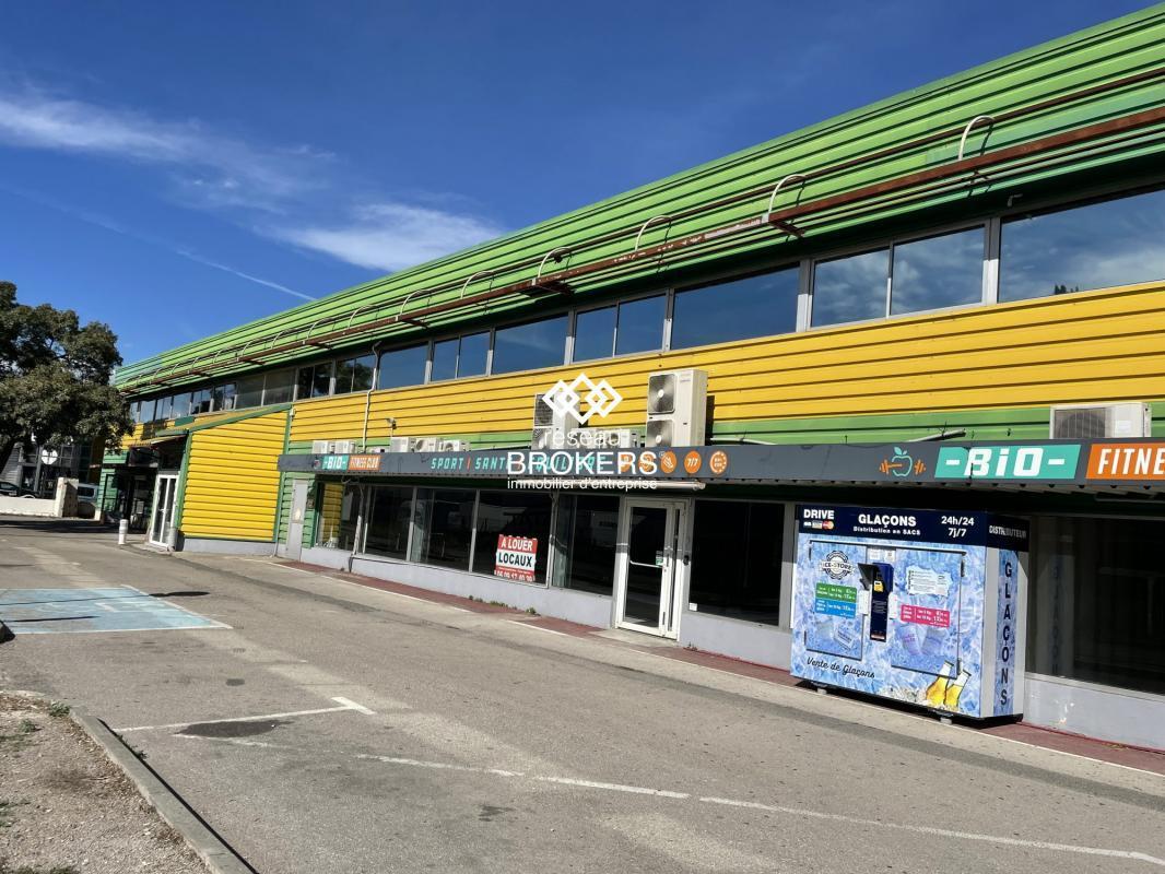 Local commercial dans Marignane à vendre Photo de l’immeuble– Image 1 sur 6
