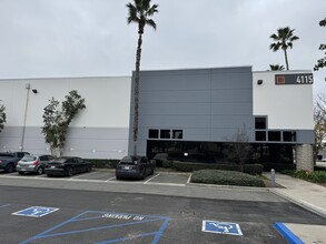4115 Schaefer Ave, Chino, CA à louer Photo de l’immeuble– Image 1 sur 7