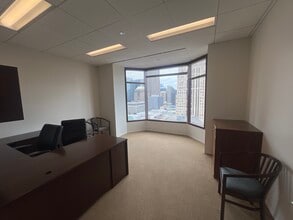 425 S Financial Pl, Chicago, IL à louer Photo de l’immeuble– Image 2 sur 3