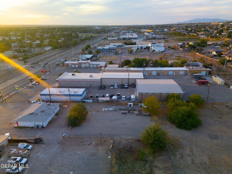 5368 Doniphan Dr, El Paso, TX à vendre - Photo de l’immeuble – Image 2 sur 74