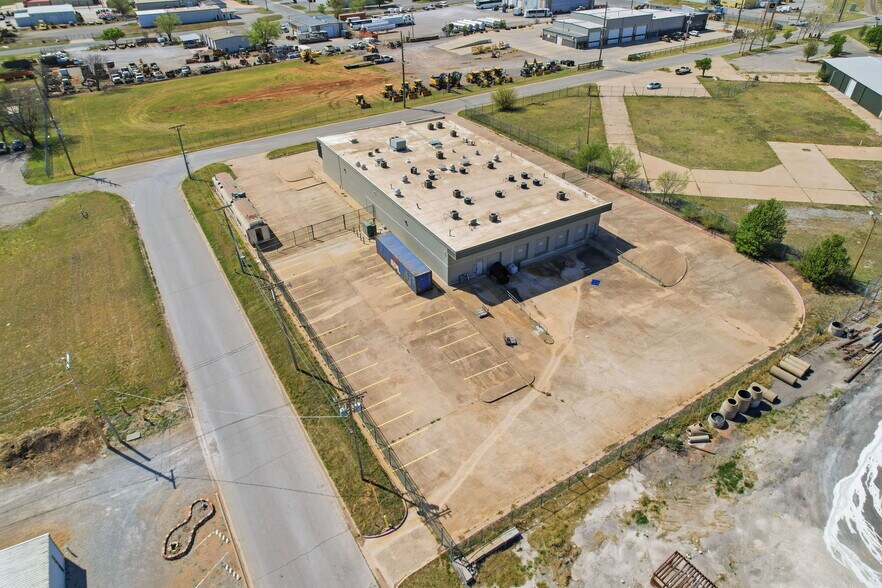 416 SE F Ave, Lawton, OK à vendre - Photo de l’immeuble – Image 2 sur 26