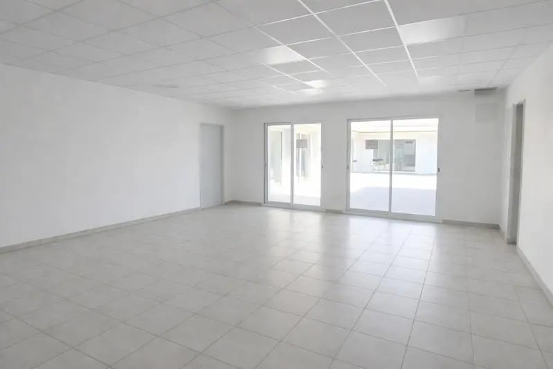 Bureau dans Toulon à louer - Photo de l’immeuble – Image 1 sur 11