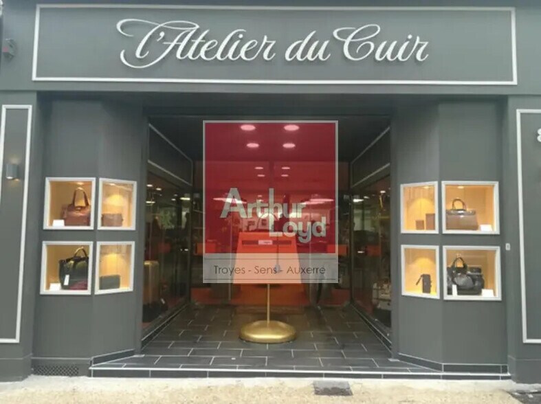 Local commercial dans Sens à louer - Photo de l’immeuble – Image 2 sur 2