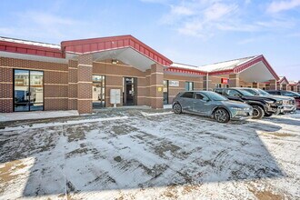5500 NW Johnston Dr, Johnston, IA à louer Photo de l’immeuble– Image 1 sur 22