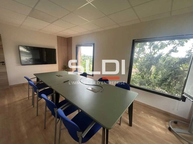 Bureau dans Écully à louer - Photo de l’immeuble – Image 1 sur 11