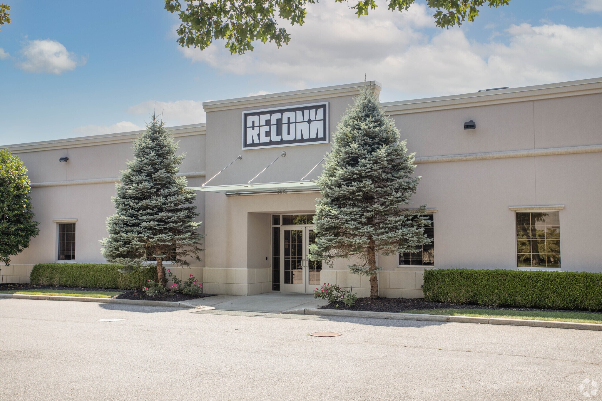 1498-1500 Ocean Ave, Bohemia, NY à louer Photo principale– Image 1 sur 47