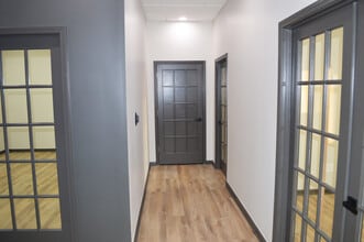 55921-55951 Gratiot Ave, Chesterfield, MI à louer Photo intérieure– Image 1 sur 7