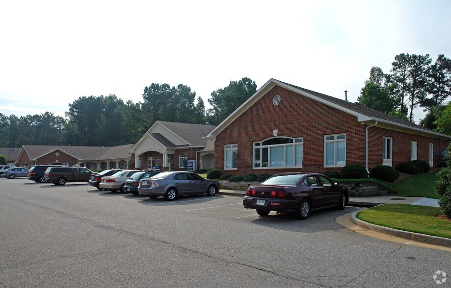 1605 Highway 34, Newnan, GA à louer - Photo de l’immeuble – Image 3 sur 5