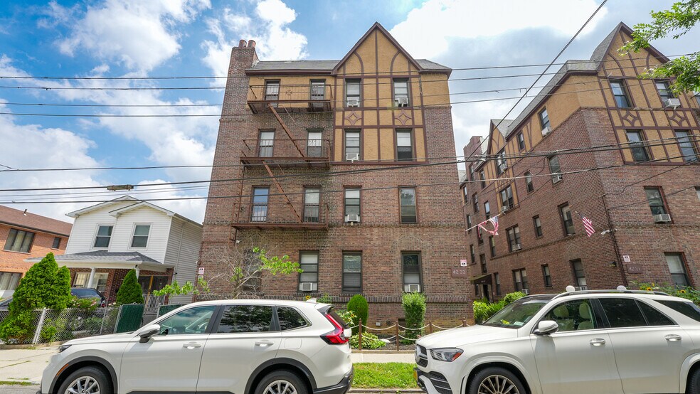 33 Unit Package 155th Street, Flushing portefeuille de 2 biens à vendre sur LoopNet.fr - Photo de l’immeuble – Image 2 sur 8