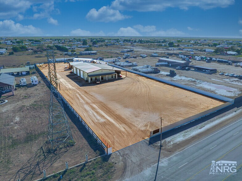 10916 E Cottonwood Rd, Gardendale, TX à louer - Photo de l’immeuble – Image 3 sur 12