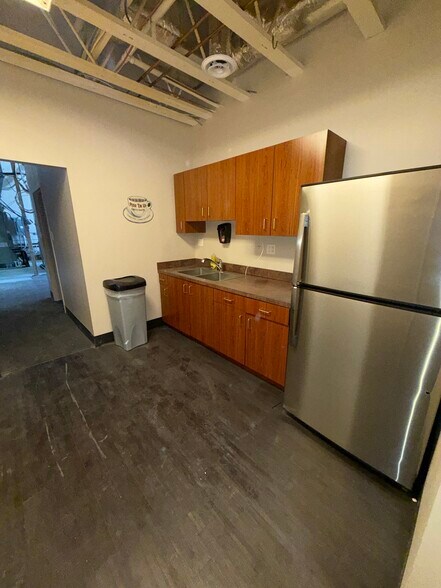 12 Cardinal Park Dr, Leesburg, VA à vendre - Photo de l’immeuble – Image 3 sur 9