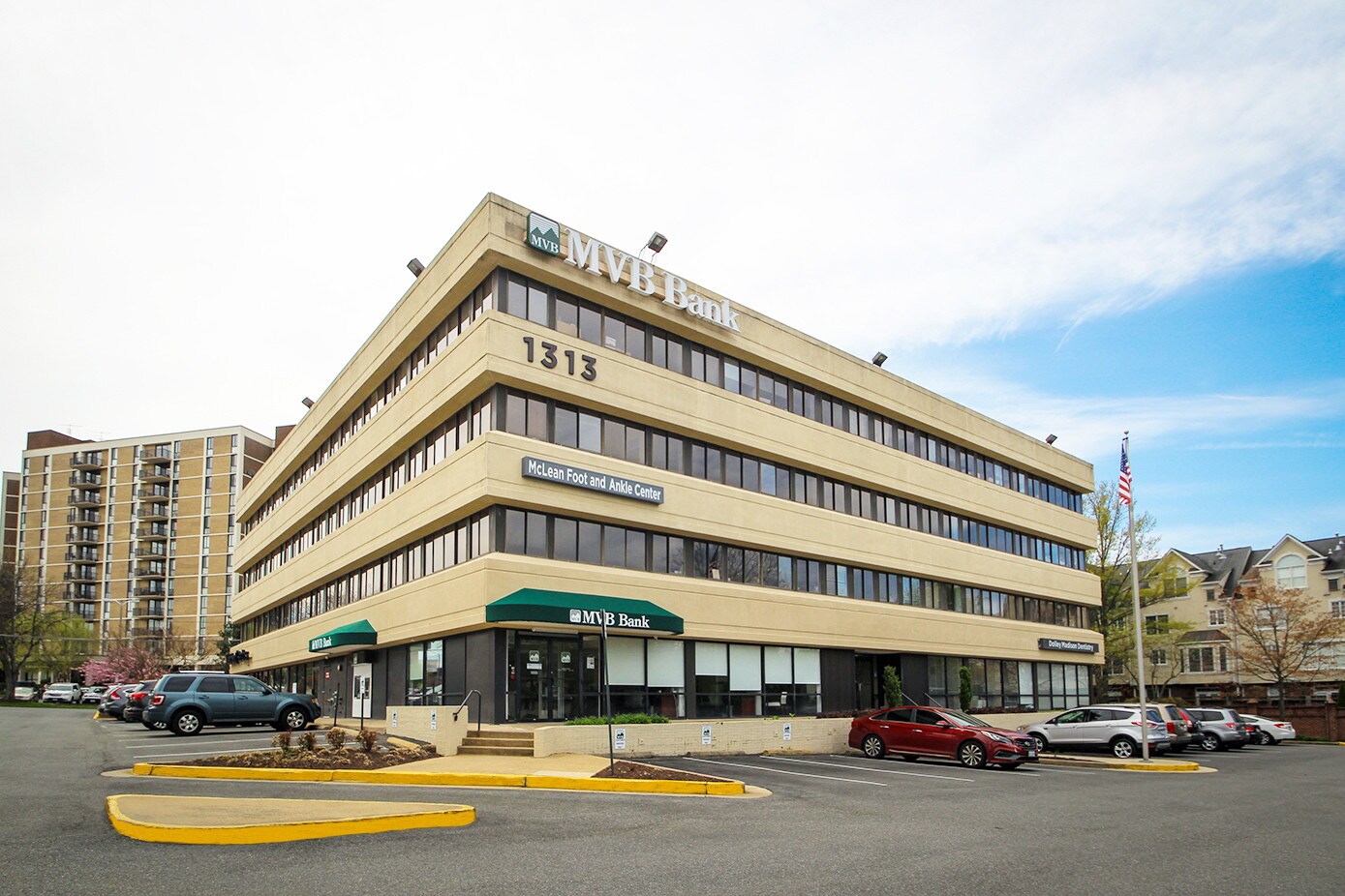 1313 Dolley Madison Blvd, McLean, VA à louer Photo principale– Image 1 sur 13