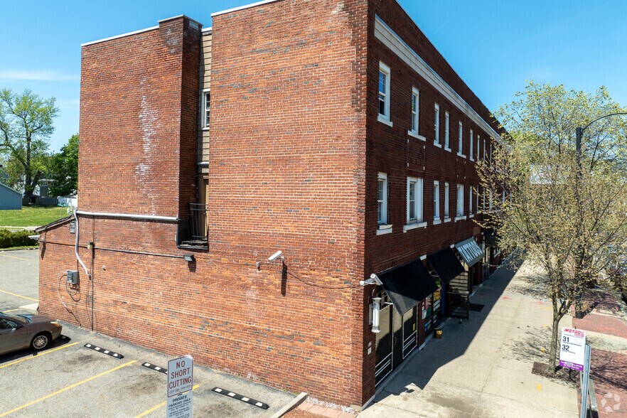 788-798 N Main St, Akron, OH à vendre - Photo de l’immeuble – Image 2 sur 5