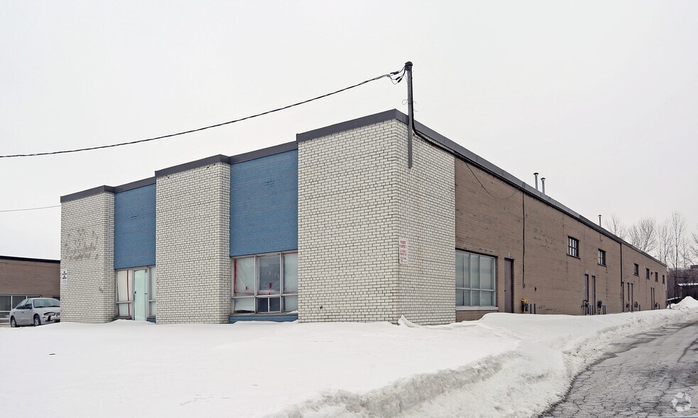 149 Norfinch Dr, Toronto, ON à louer - Photo de l’immeuble – Image 2 sur 4
