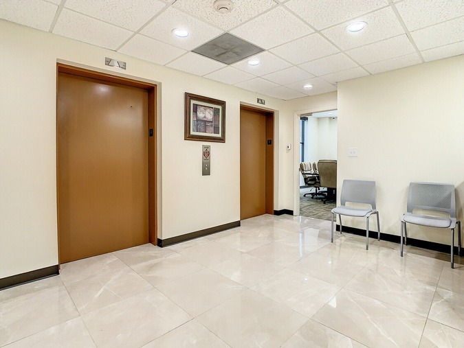 707 N Franklin St, Tampa, FL 33602 - Lot 800 -  - Photo intérieure - Image 1 of 7