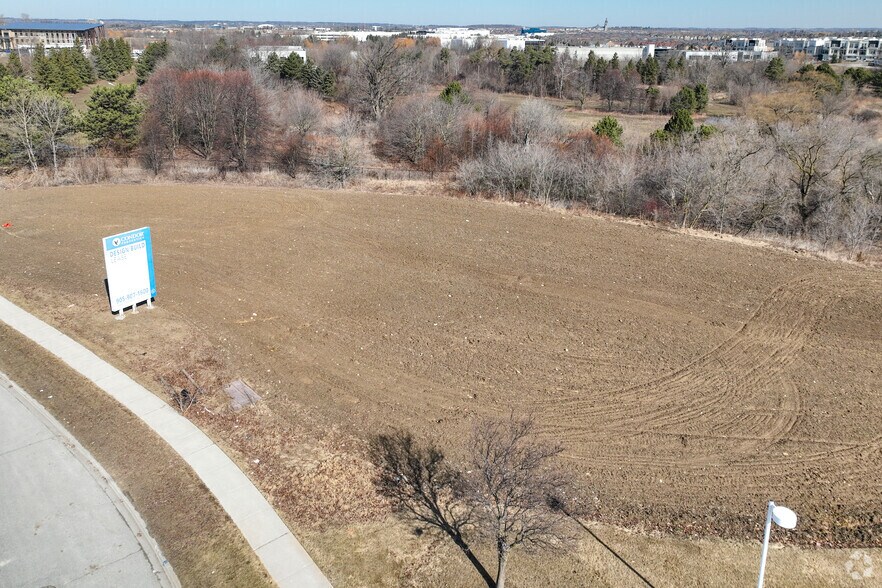15 Cachet Woods Ct, Markham, ON à louer - Photo principale – Image 1 sur 3
