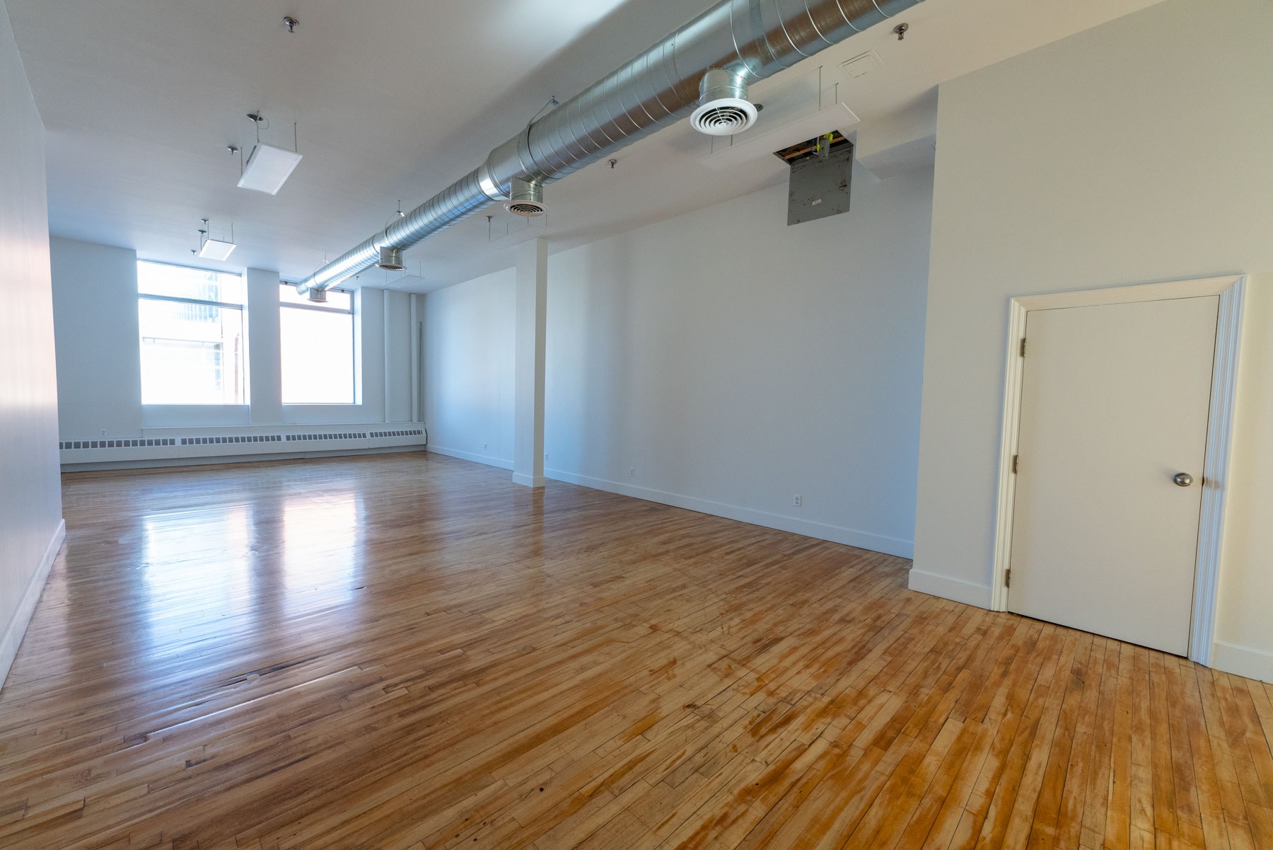 219 Dufferin St, Toronto, ON à louer Photo de l’immeuble– Image 1 sur 3