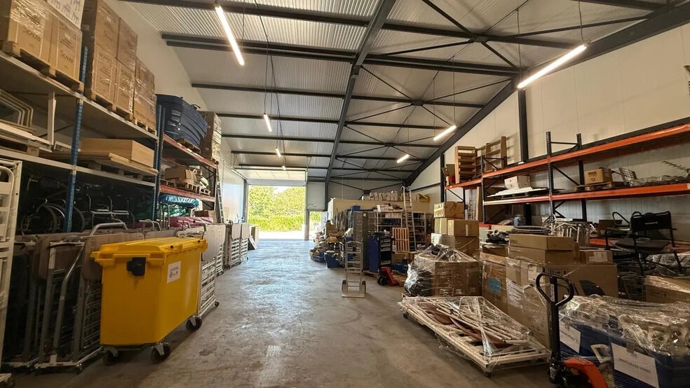 Industriel/Logistique dans Saint-Denis-lès-Bourg à louer - Photo de l’immeuble – Image 2 sur 5