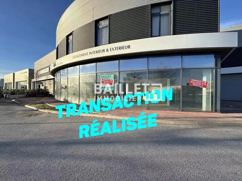 Bureau dans Fréjus à louer - Photo de l’immeuble – Image 1 sur 12