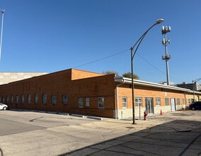 9708-9710 W Foster Ave, Chicago, IL à louer Photo de l’immeuble– Image 1 sur 5