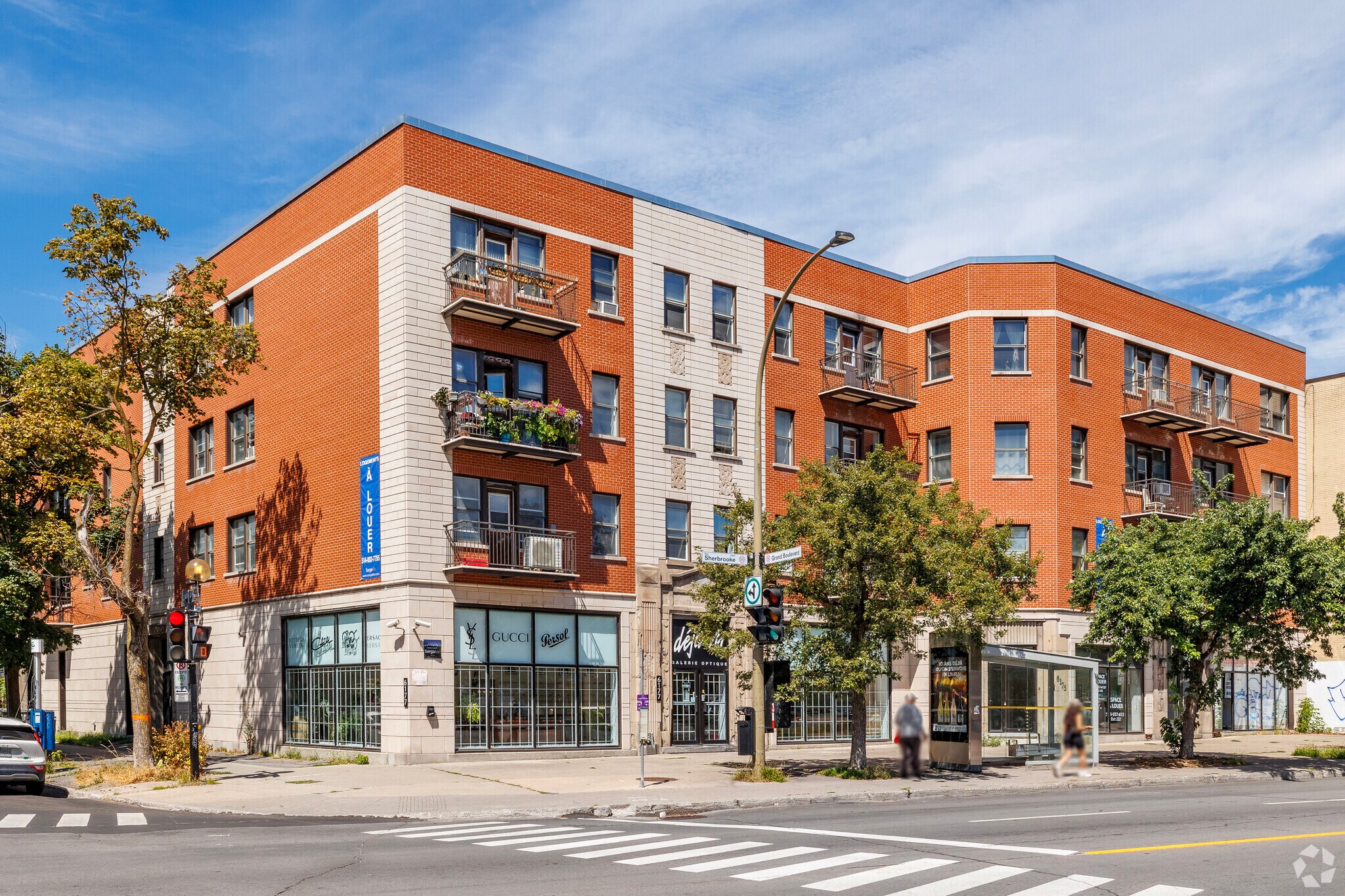 6175-6177 Rue Sherbrooke O, Montréal, QC à louer Photo de l’immeuble– Image 1 sur 4
