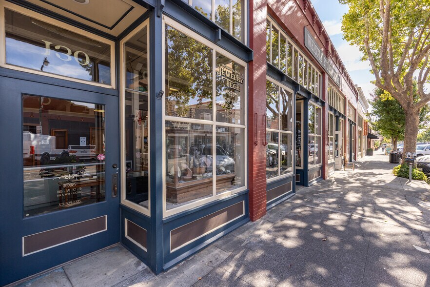 130 4th St, Santa Rosa, CA à vendre - Photo de l’immeuble – Image 3 sur 22