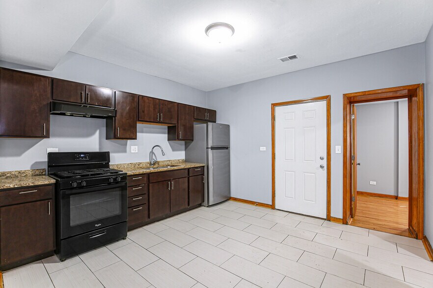 8133 S Ingleside Avenue, Chicago, IL à vendre - Photo de l’immeuble – Image 2 sur 5