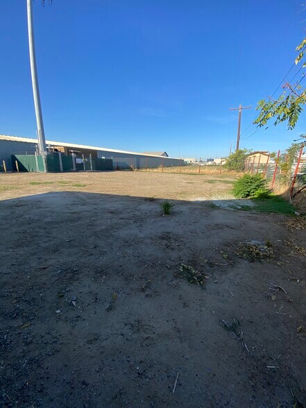 1679 S O St, Tulare, CA à vendre - Photo de l’immeuble – Image 2 sur 44