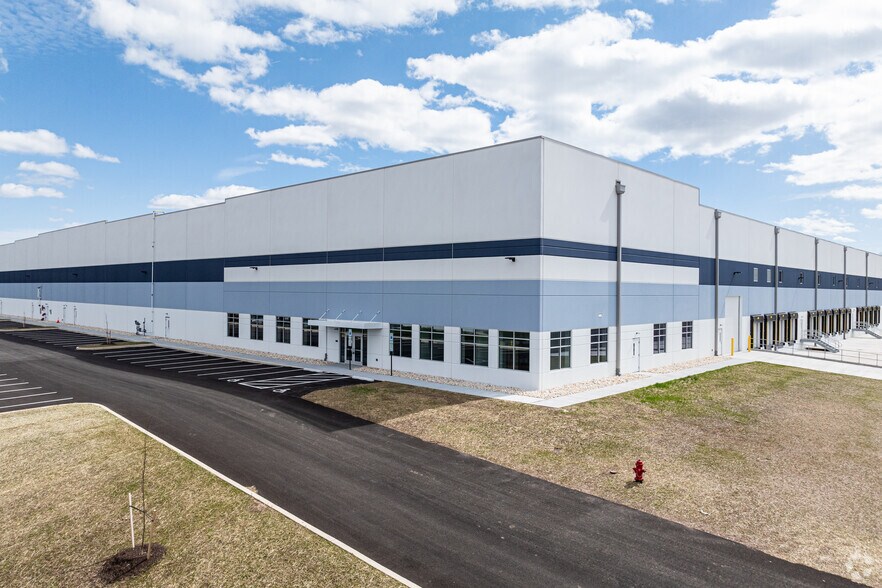 60 Industrial Rd, Elizabethtown, PA à vendre - Photo principale – Image 1 sur 12