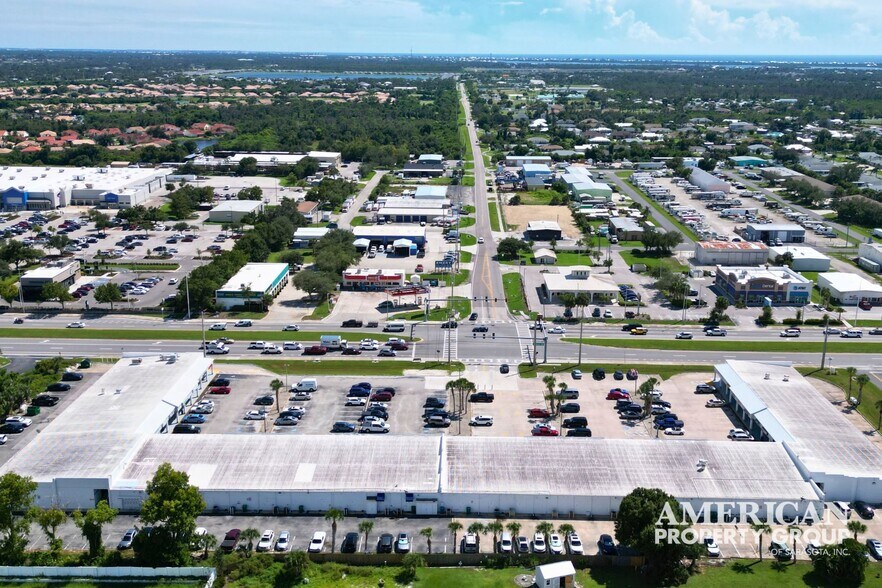 2828 S McCall Rd, Englewood, FL à louer - Photo de l’immeuble – Image 3 sur 3