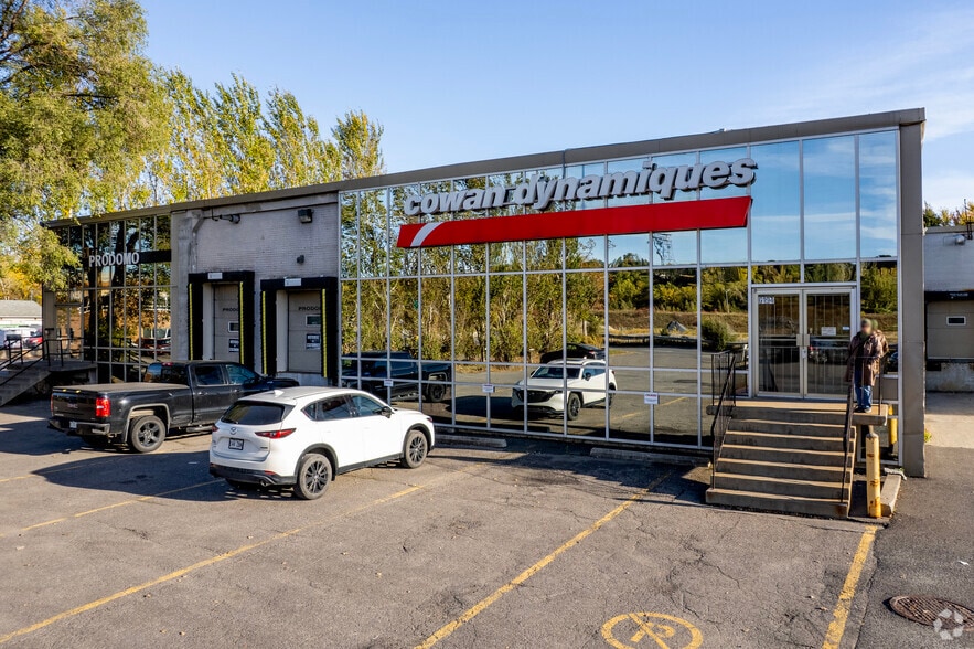 6196-6210 Rue Notre-Dame O, Montréal, QC à louer - Photo principale – Image 1 sur 4