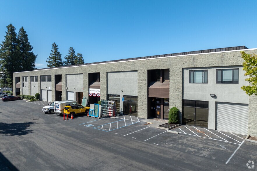3420 Fostoria Way, Danville, CA à louer - Photo de l’immeuble – Image 3 sur 6