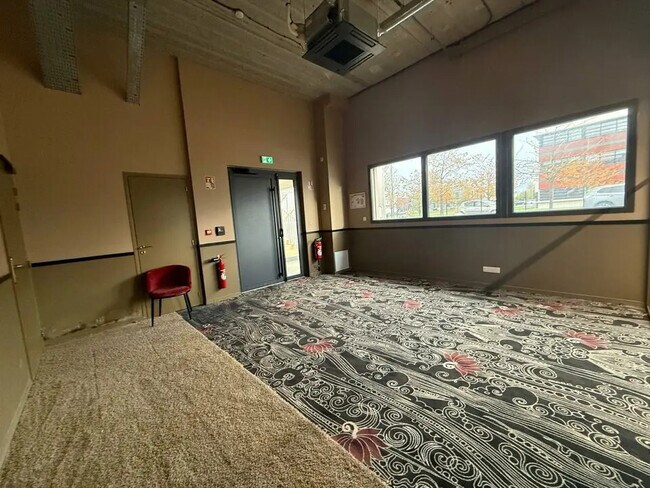 Plus de détails pour Bureau à louer