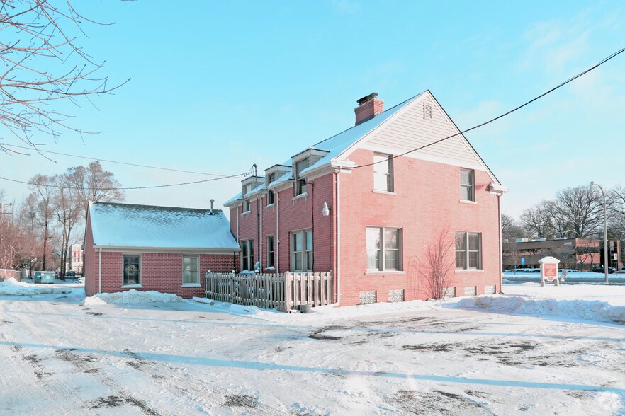 26611 Woodward Ave, Huntington Woods, MI à vendre - Photo de l’immeuble – Image 3 sur 3