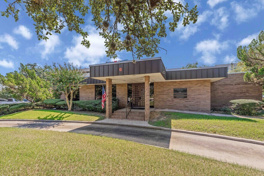 6 Professional Park Dr, Webster, TX à vendre - Photo de l’immeuble – Image 2 sur 17