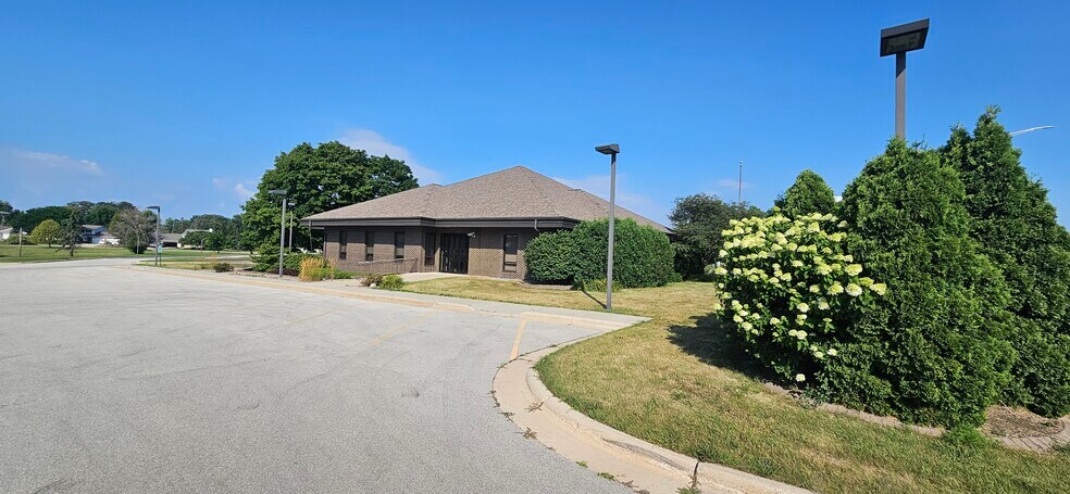 2646 Noel Dr, Bellevue, WI à louer - Photo de l’immeuble – Image 2 sur 10