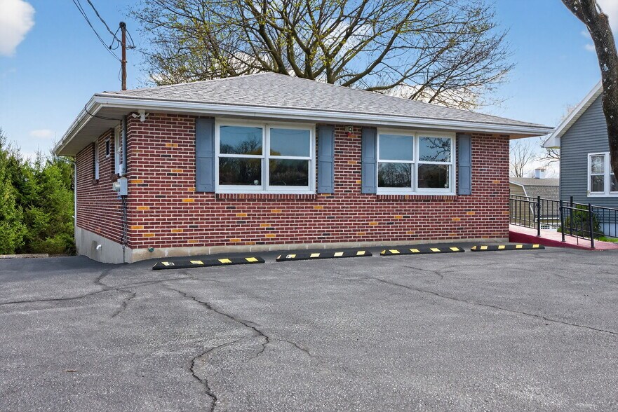 6534 Sullivan Trl, Wind Gap, PA à vendre - Photo de l’immeuble – Image 3 sur 50