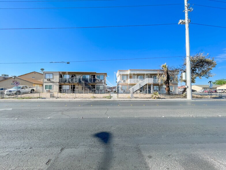 3017-3021 E Carey Ave, North Las Vegas, NV à vendre - Photo de l’immeuble – Image 2 sur 10