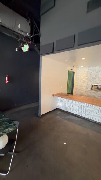 235 S San Pedro St, Los Angeles, CA à louer - Vidéo sur l’annonce professionnelle – Image 2 sur 7